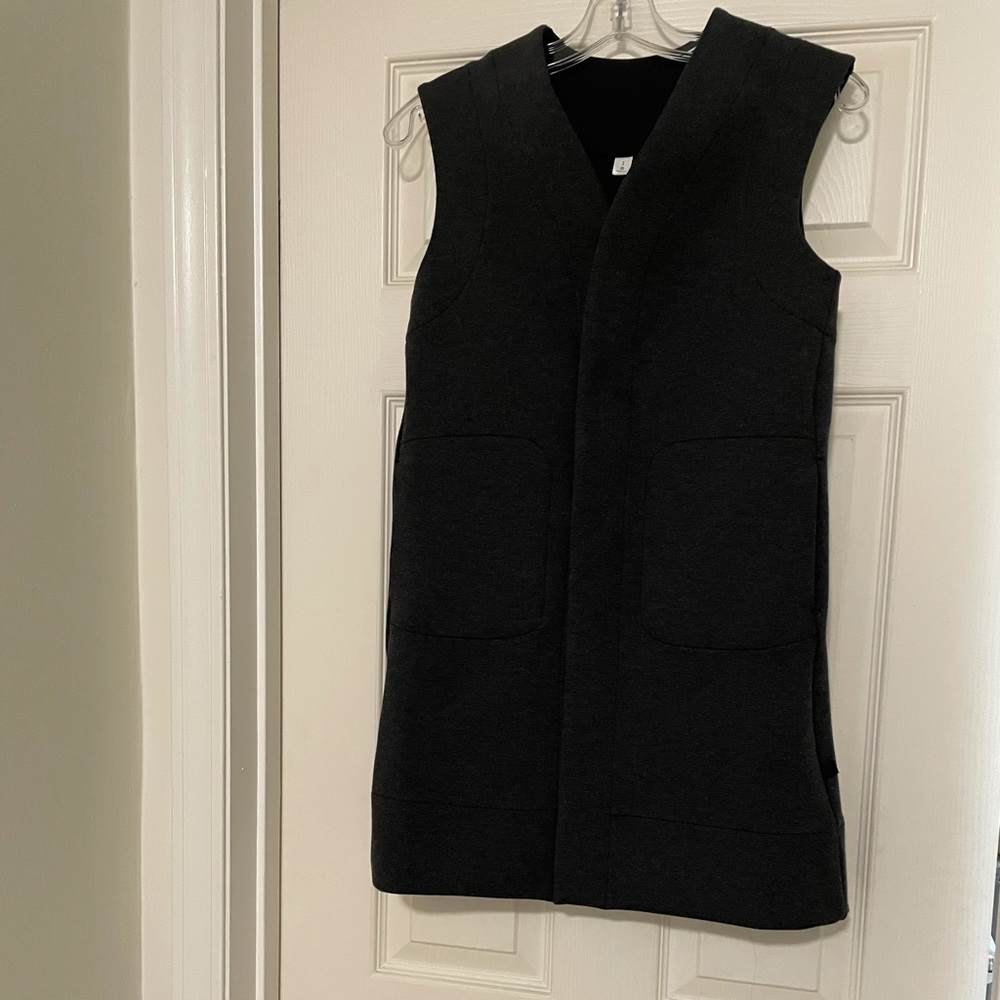 Rare Lululemon charcoal vest - Picture 5 of 14
